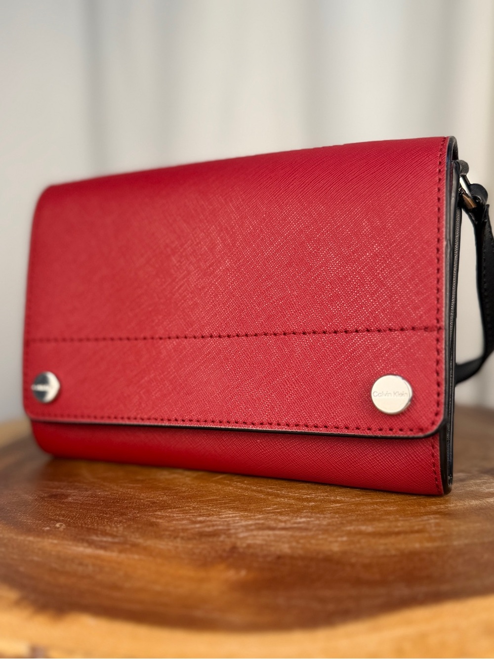 Calvin Klein Red Colorblock Faux Saffiano Leather Crossbody Bag EUC - Picture 3 of 13